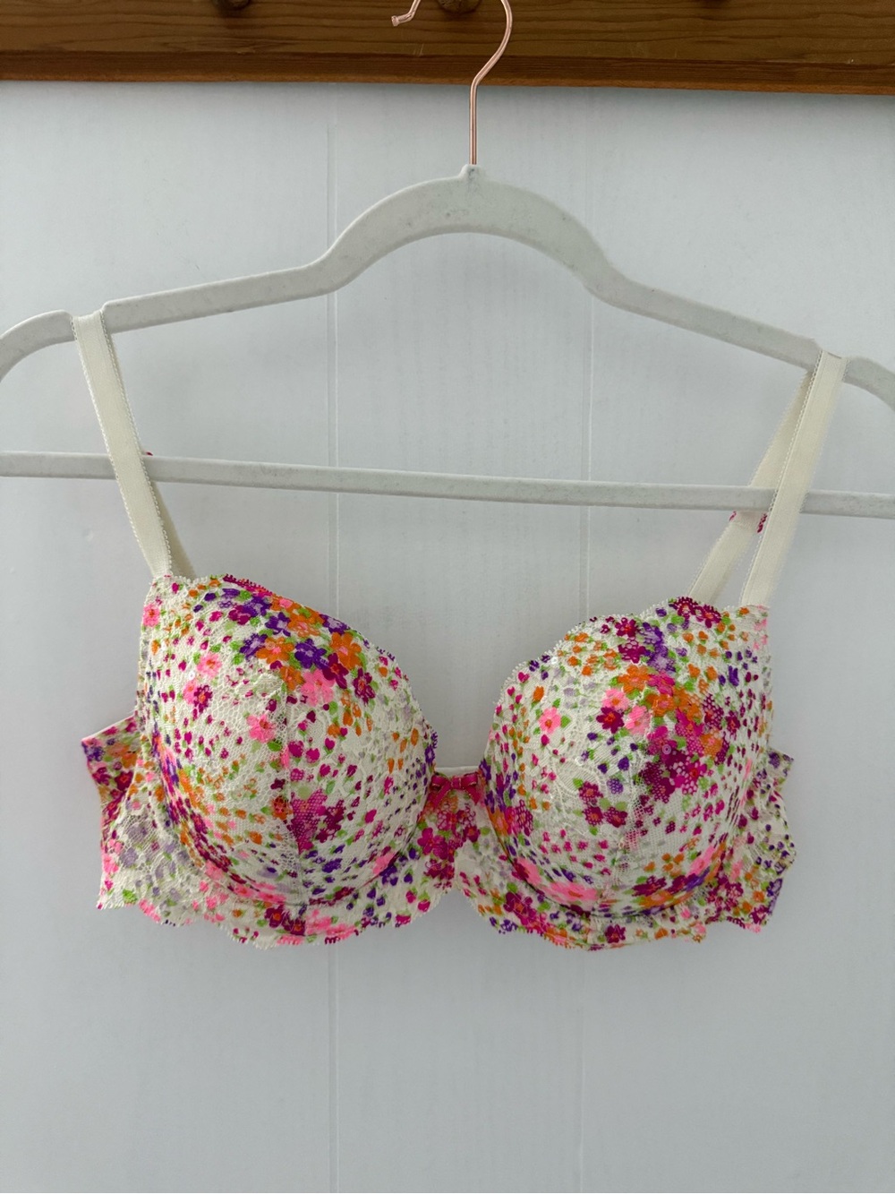 VICTORIA’S SECRET Dream Angels Bra Lined Demi 36C - Picture 2 of 14